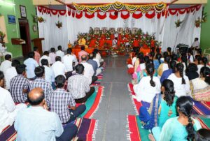 Brahmachari Prajnananda leads meditation, Bellary.