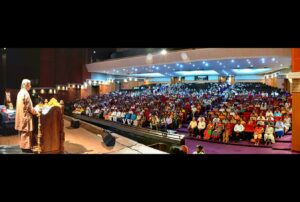 Around 800 attend the talk and more than 250 enroll for YSS Lessons.