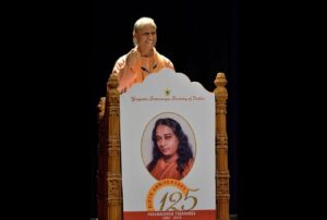 Swami Suddhananda gives an inspiring talk, Hyderabad.