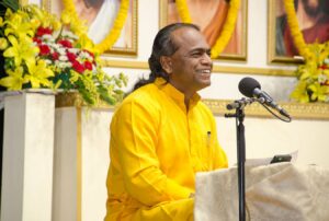 Brahmachari Sheelananda deliver talks on Guruji’s “How-to-Live” principles and review the techniques.