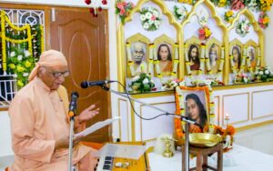 Swami Krishnananda gives a talk during the dedication ceremony.