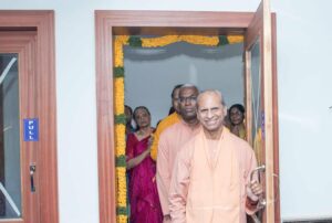 Swami Suddhananda inaugurates the Kendra.