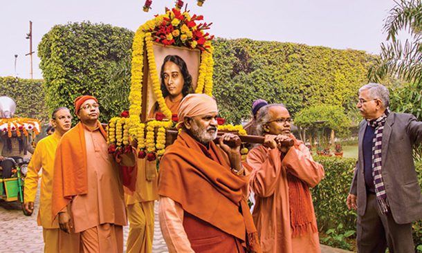 Prabhat feri by YSS monks in Noida